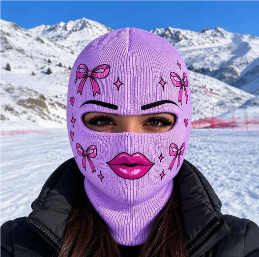 Stickad balaclava med glatt tryck