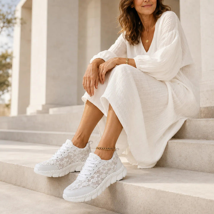 Stelline – Sneakers på plattform z siateczki w gwiazdki för kvinnor, andningsbara białe