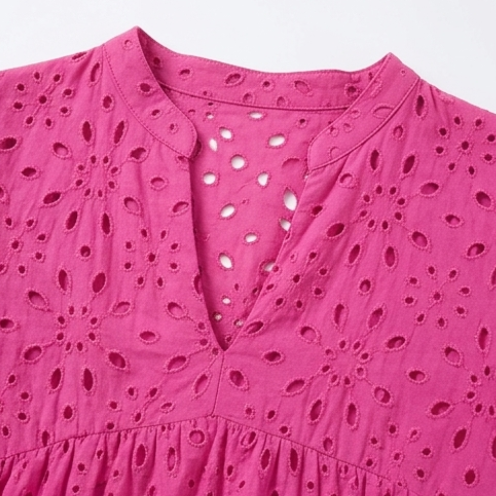Wearbella – Lätt klänning z urringning w v-ringning i ażurowym wzorem dla krągłych sylwetek