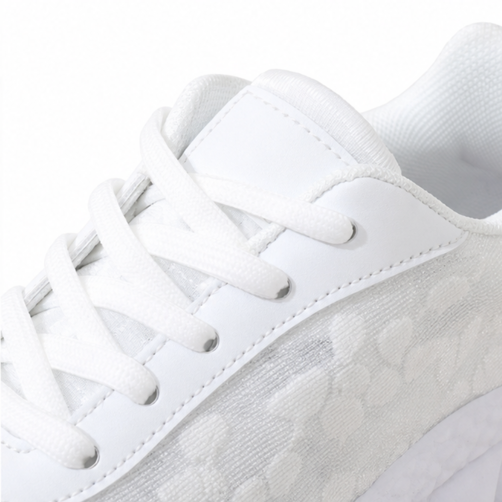 Stelline – Sneakers på plattform z siateczki w gwiazdki för kvinnor, andningsbara białe