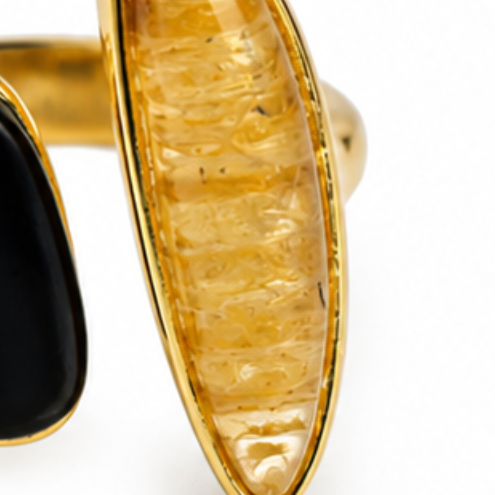 Tavialuxe – Otwarty ring z agatem, som inte matowieje