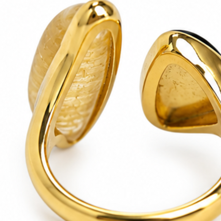Tavialuxe – Otwarty ring z agatem, som inte matowieje