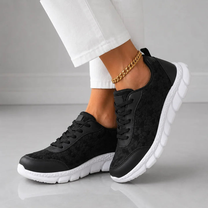 Stelline – Sneakers på plattform z siateczki w gwiazdki för kvinnor, andningsbara białe