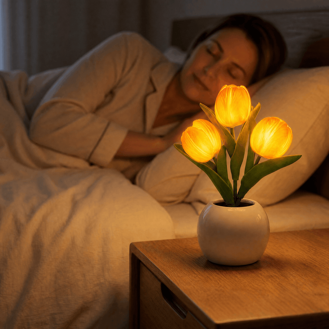 Bloomora – Lampa LED i form av tulipana z ceramiczną wazonem