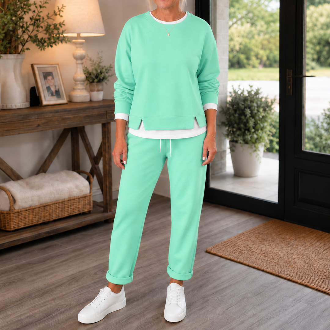 Wearbella – Set z bluzą z bocznymi rozcięciami i dresami