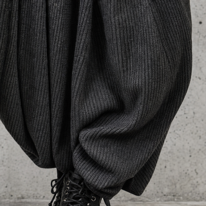 Pinstripe Poise – Set z Drapowanym Topem z Hög Urringning i Spodniami i form av Latarni
