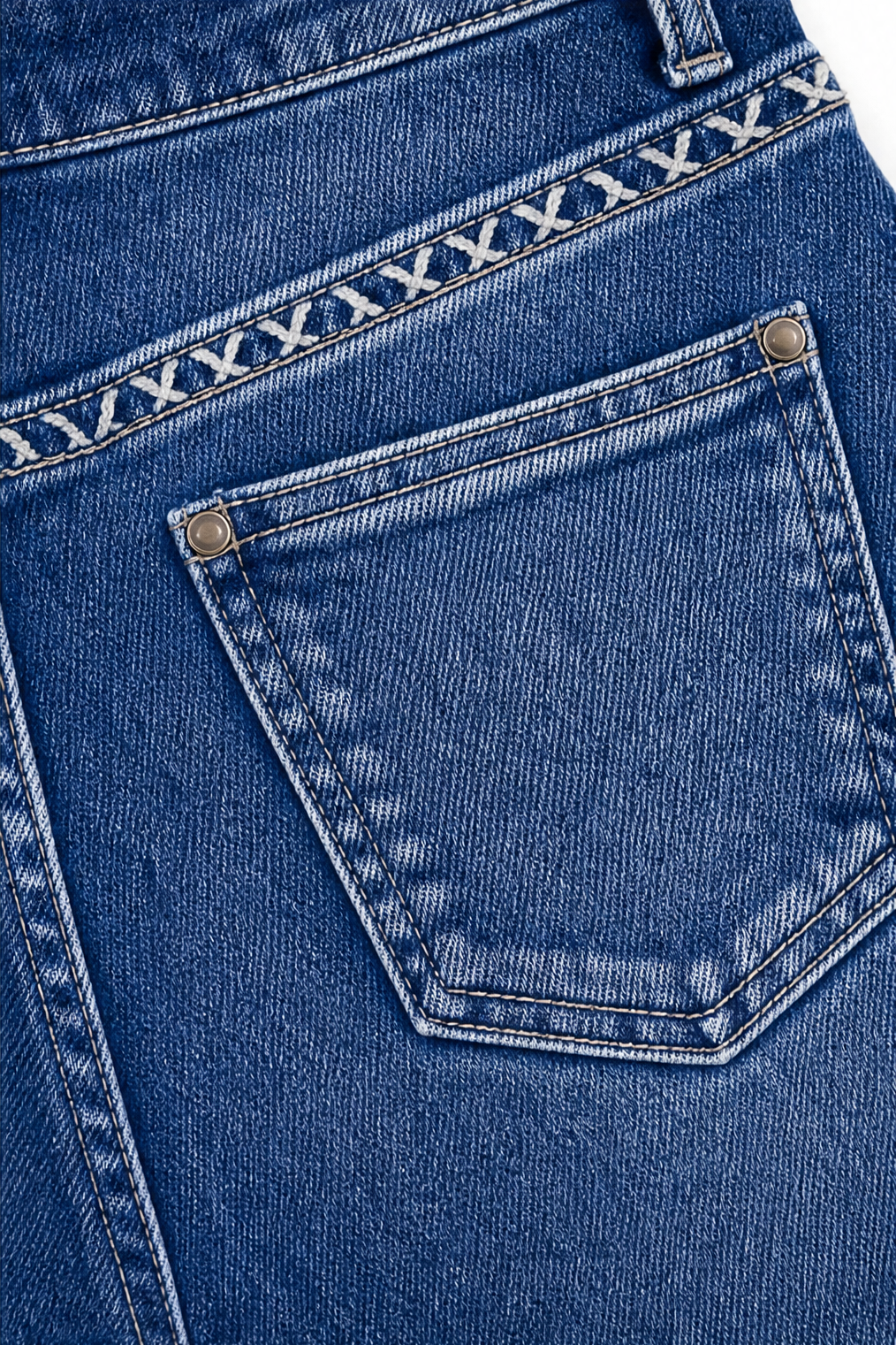 Flarelynn – Jeans z falbaniastymi knappar i surowym finish
