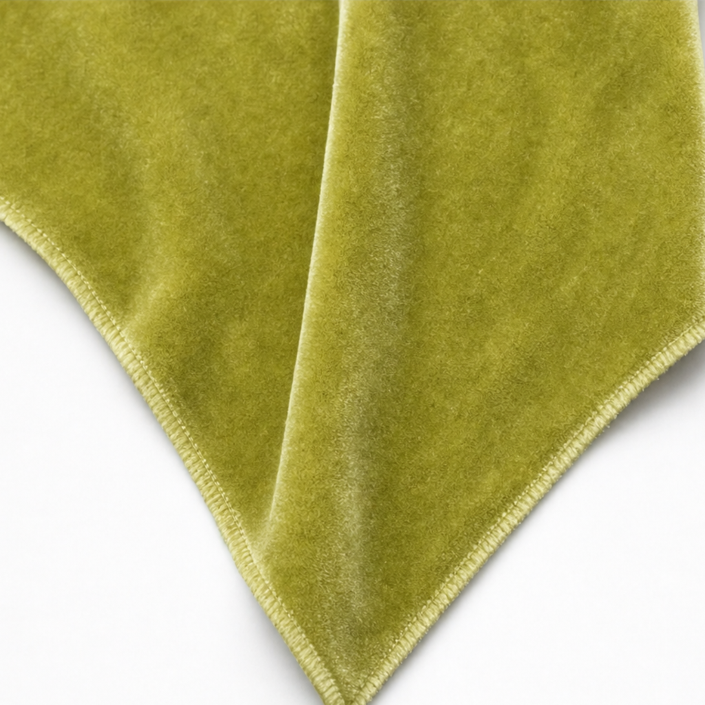 Velvara – Asymetryczny Welurowy Golf z Knappar