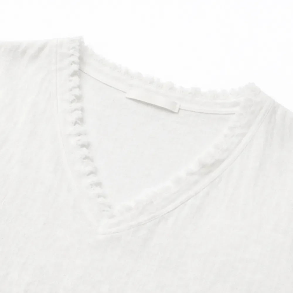 Lorelei – Boho T-shirt z frędzlami w dekolcie V för kvinnor, lös passform maskujący mage