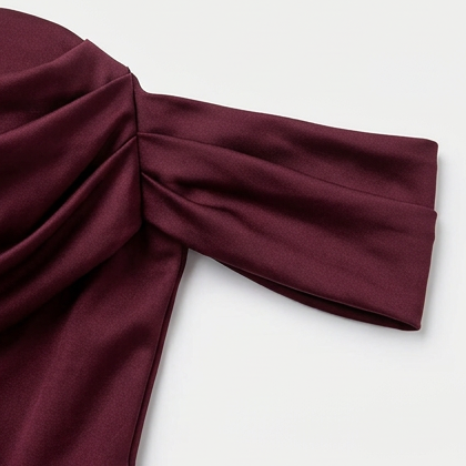 Elara – Midi Klänning Bodycon z Odkrytymi Ramionami