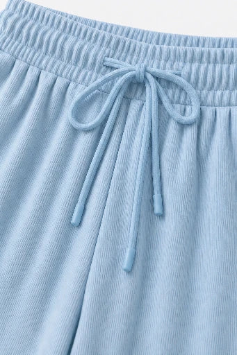 Wearbella – Set topu på ramiączkach i form av litery V i byxor z vida ben