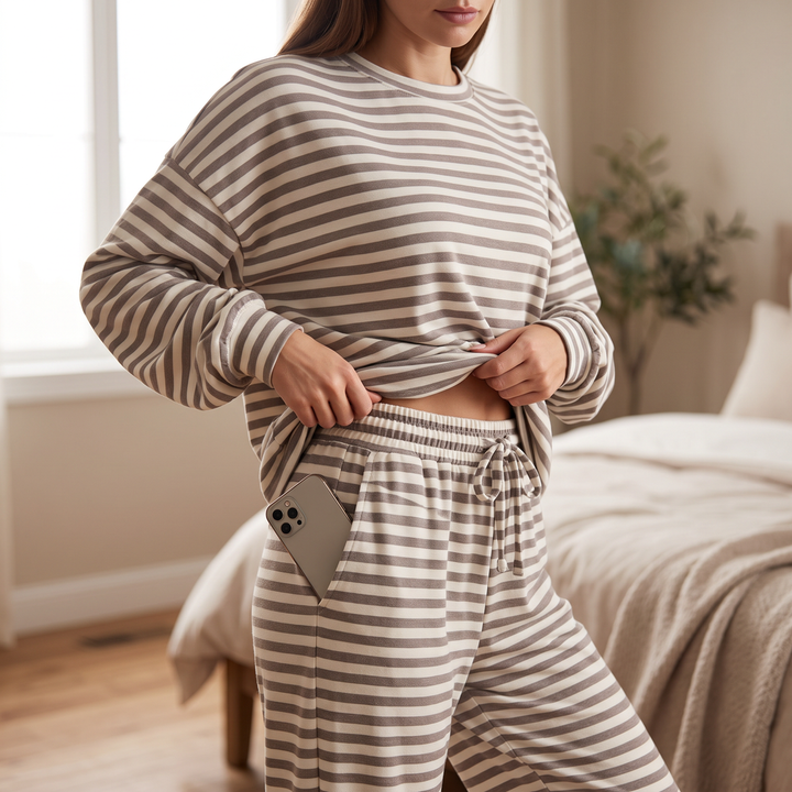 Wearbella – Set z Paskowanym Topem i Spodniami