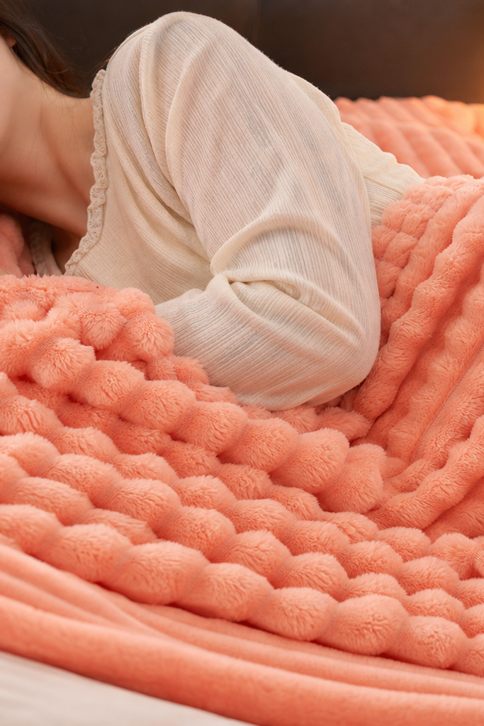 Plushwick – Dwustronny koc z króliczego pluszu w dwóch färgach