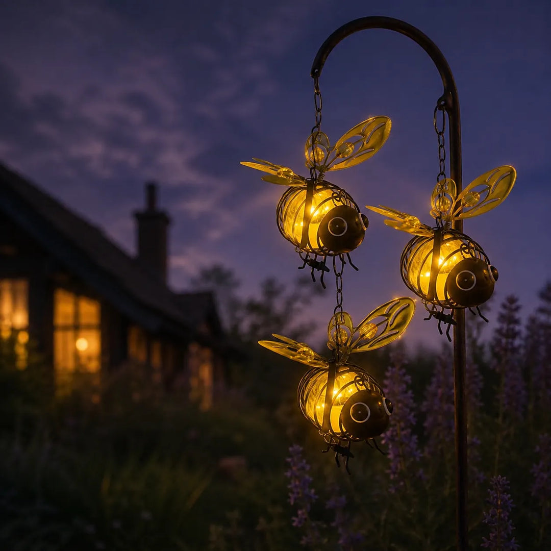 Beeloom – Słoneczna Lampa Wisząca i form av Pszczoły för Ogrodu