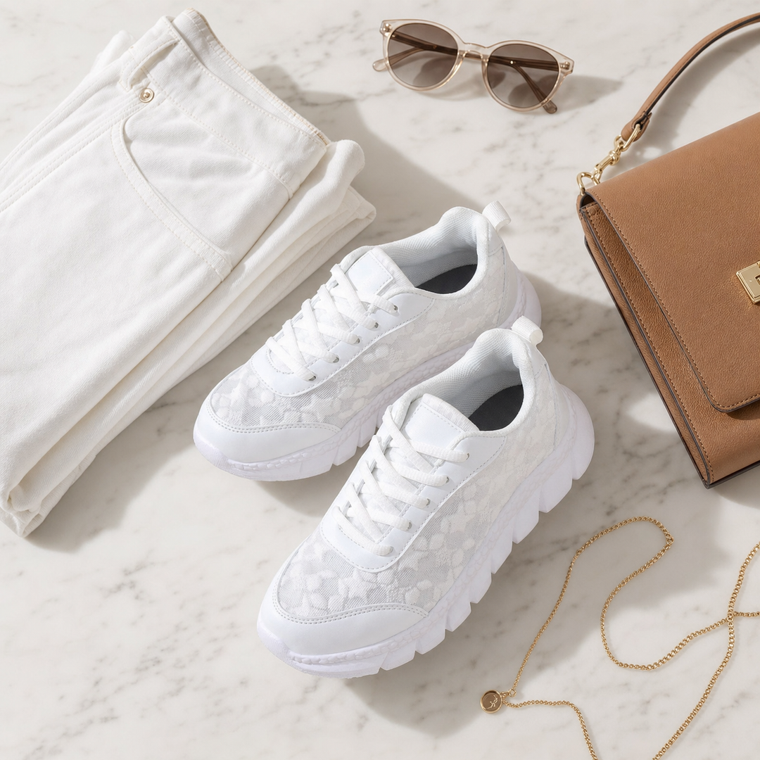 Stelline – Sneakers på plattform z siateczki w gwiazdki för kvinnor, andningsbara białe