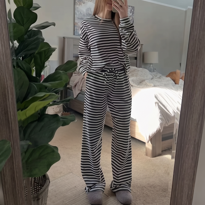 Wearbella – Set z Paskowanym Topem i Spodniami