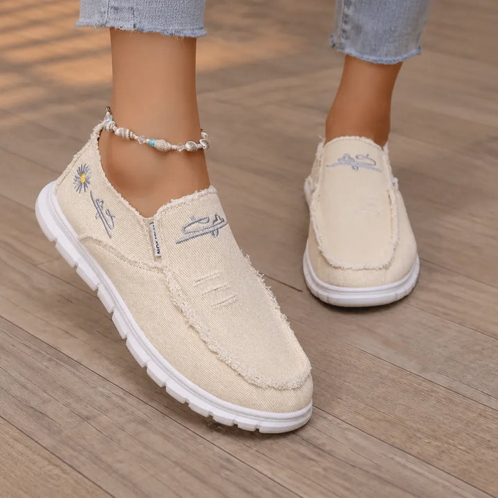 Breeza – Dam Zniszczone Kanvasowe Mokasyny Slip-On z Postrzępionymi Krawędziami