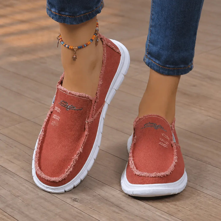 Breeza – Dam Zniszczone Kanvasowe Mokasyny Slip-On z Postrzępionymi Krawędziami
